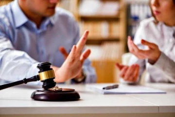 ரோட்டில் நிர்வாணமாக செல்வேன் - மனைவியின் பதிலால் அதிர்ச்சியில் உறைந்த கணவர்!