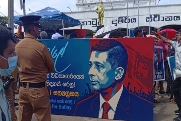 சுரேஷ் சலே ஆதரவு போராட்டத்தில் திடீர் பரபரப்பு ; எதிர்பாராத திருப்பம்