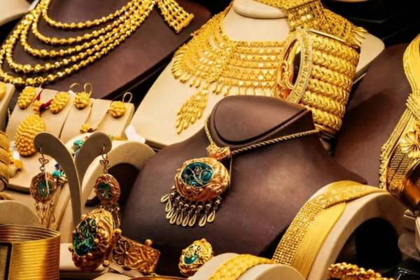 தங்கம் வாங்க காத்திருப்போருக்கான தகவல் ; விலையில் ஏற்பட்டுள்ள மாற்றம் | Changes In The Price Gold News In Sri Lanka Today