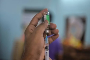 கோவீஷீல்டு 2வது டோஸ் 84 நாட்கள் இடைவெளி ஏன்? கேள்வி எழுப்பிய உயர்நீதிமன்றம்!