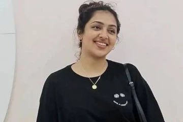 மெட்ரோ ரயிலில் குத்தாட்டம் போட்ட நடிகை லட்சுமி மேனன்- கலக்கல் வீடியோ