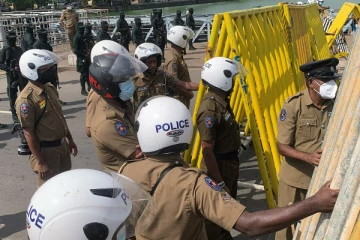 காலிமுகத்திடல் பகுதியில் ஒன்றுகூடியுள்ள ஆர்ப்பாட்டக்காரர்கள்! மூடப்படும் வீதி (Video)