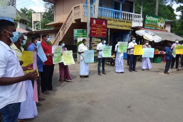 சிறிலங்கா அரசாங்கத்திற்கு எதிரான கோசங்களுடன் விவசாயிகள்!