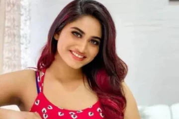 1.38 கோடி கார் இதற்கு தானோ! குட்டை ஆடையில் பிக்பாஸ் ஷிவானி வெளியிட்ட புகைப்படம்..