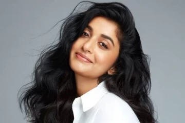 பயங்கர மாடர்ன் உடையில் நடிகை மீரா ஜாஸ்மின் கொடுத்த போஸ் ! வைரல் புகைப்படம்..