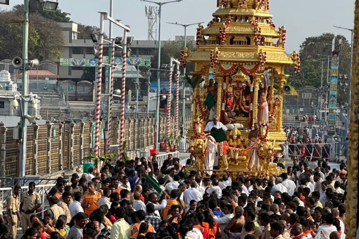 தங்கத்தேரில் ஏழுமலையான்.. திருப்பதியில் கோலாகலமாக நடைபெற்ற வசந்த உற்சவம் | 2026 Panguni Golden Chariot Festival At Tirupati