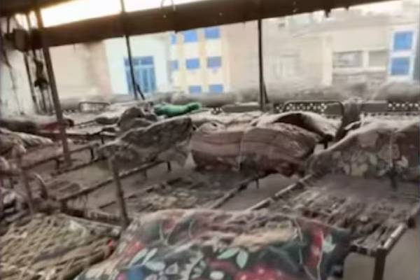 உலகிலேயே மிகவும் மலிவான ஹோட்டல் இதுதானாம்! வெறும் ரூ.20 போதும் | Worlds Cheapest Hotel In Pakistan Rs 20 Per Night உலகிலேயே மிகவும் மலிவான ஹோட்டல் இதுதானாம்! வெறும் ரூ.20 போதும் | Worlds Cheapest Hotel In Pakistan Rs 20 Per Night