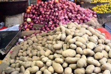 வெங்காயம் மற்றும் உருளைக்கிழங்கின் விலையில் ஏற்பட்டுள்ள மாற்றம்