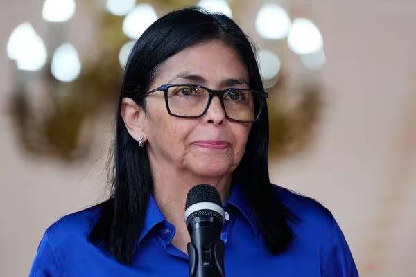 வெனிசுலா எண்ணெய் துறையை தனியார் மயமாக்க சட்டத்திருத்தம் | Amendment Law Privatize The Venezuelan Oil Sector வெனிசுலா எண்ணெய் துறையை தனியார் மயமாக்க சட்டத்திருத்தம் | Amendment Law Privatize The Venezuelan Oil Sector