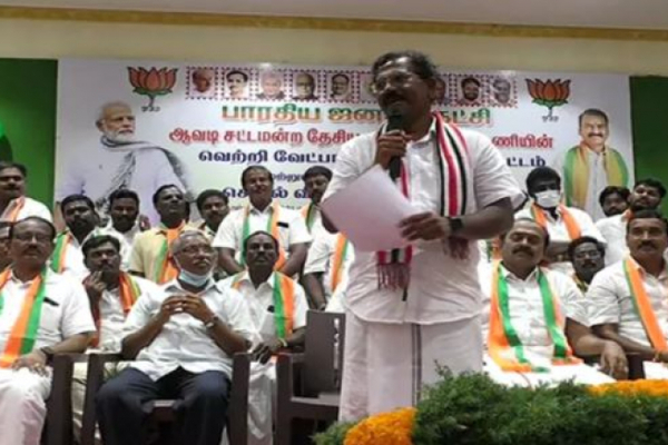 ‘‘நான் இறந்தால் என்மீது போர்த்தப்படும் கொடி அதிமுகவின் கொடிதான்”: செண்டிமெண்டாக பேசிய அமைச்சர் | Wrapped Around Flag Aiadmk Sentimental Minister