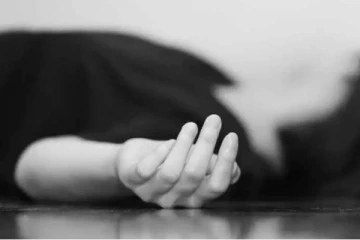 காய்ச்சலால் பலியான 9 வயது மகள் ; வைத்தியசாலையில் தந்தை செய்த செயலால் அதிர்ச்சி