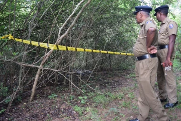 வனப்பகுதியில் மீட்கப்பட்ட ஆண் ஒருவரின் சடலம்