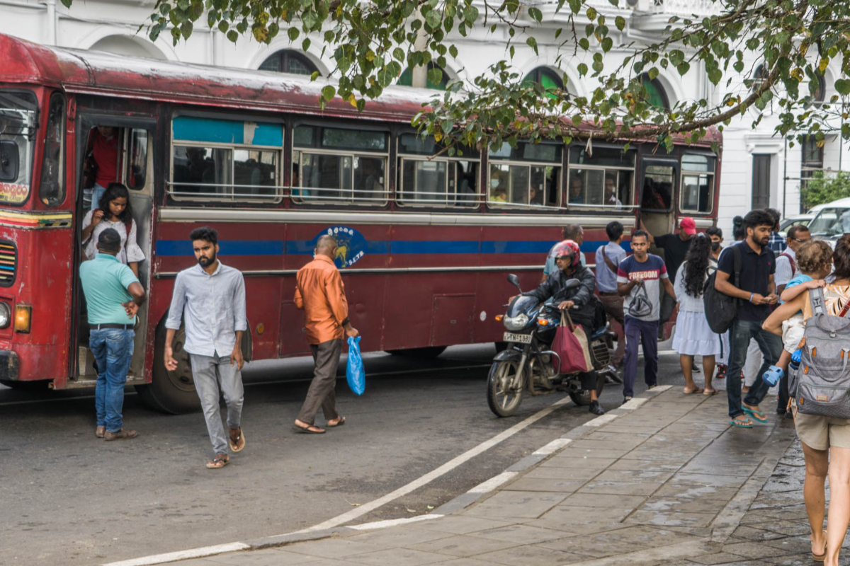 நாட்டில் இன்று முதல் அமுலுக்கு வரும் நடைமுறை! | Bus Fares In The Country Increase Starting Today