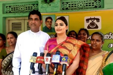 பெண்கள் சக்தியால் விரட்டப்பட்ட கோட்டாபய - ஹிருணிக்கா பெருமிதம் (photos)