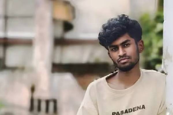 ஒரே நேரத்தில் 2 மாணவிகளை கர்ப்பமாக்கிய இளைஞர் - குழந்தைகளுடன் கதறல் | 2 Girls Pregnant By One Boy Ooty ஒரே நேரத்தில் 2 மாணவிகளை கர்ப்பமாக்கிய இளைஞர் - குழந்தைகளுடன் கதறல் | 2 Girls Pregnant By One Boy Ooty