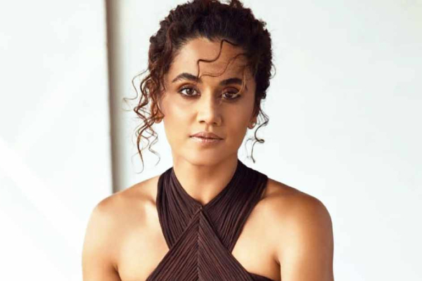 டூ பீஸ் ஆடையில் எல்லை மீறும் நடிகை டாப்ஸி.. இதோ புகைப்படம்! | Taapsee Latest Photoshoot