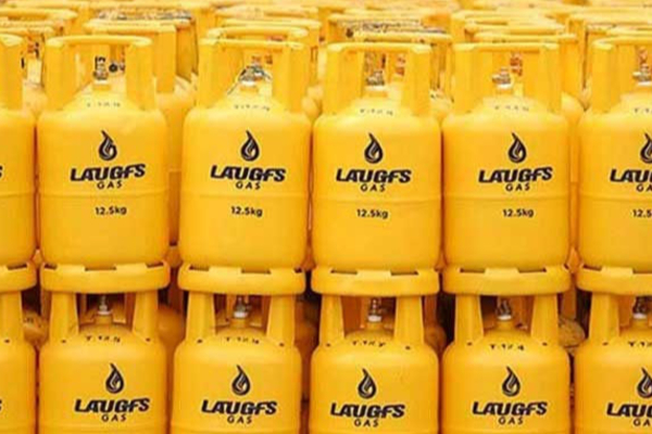 லாஃப்ஸ் எரிவாயு தொடர்பில் விசேட அறிவிப்பு; தீரும் எரிவாயு பிரச்சனை | Laugfs Gas Ship Arrived Srilanka