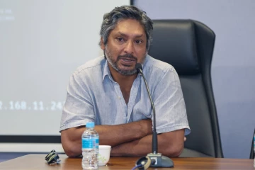 සලකපු විදිහ අන්තිම කැතයි.. ලෝකෙම ආදරේ දිනූ කුමාර් සංගක්කාරට සහ පවුලේ අයට කම්පනයක් - සමාජ මාධ්‍ය කැළඹෙයි