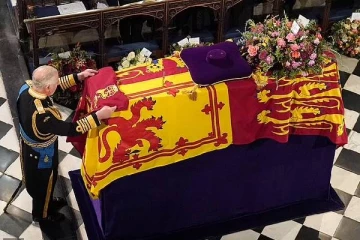 மகாராணிக்காக கிறிஸ்துமஸ் செய்தியை பதிவு செய்த மன்னர் சார்லஸ்