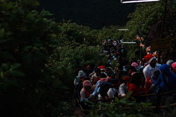 சிவனொளிபாத மலைக்கு சென்ற இளைஞன் உயிரிழப்பு | Young Man Went To Adams Peak Died