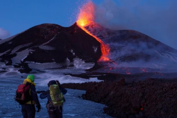 வெடித்துச் சிதறியது உலகப் புகழ்பெற்ற இத்தாலி எரிமலை !