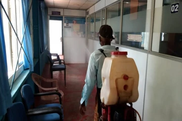 தனிநபர் ஒருவரால் தொற்று நீக்கும் பணி முன்னெடுப்பு