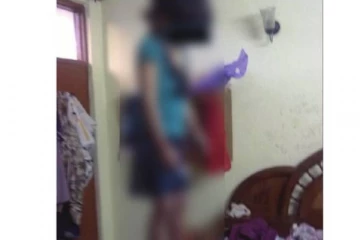 பாத்ரூமில் தூக்கிட்டு தற்கொலை செய்து கொண்ட 10 வயது சிறுவன்!! கதறி அழுத தந்தை!!