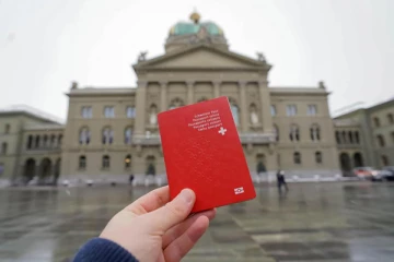 எங்களை கைவிட்டனர்... வெளிநாடு வாழ் சுவிஸ் மக்கள் கவலை