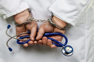 அமெரிக்காவில் இந்திய வம்சாவளி வைத்தியர் செய்த மோசமான செயல் ; வெளியான அதிர்ச்சி தகவல்