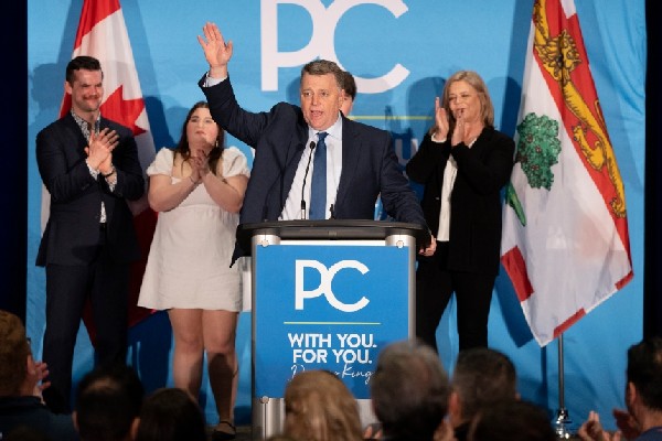 கனடாவின் பிரின்ஸ் எட்வர்ட் தீவுகள் தேர்தலில் கன்சர்வேட்டிவ் கட்சி வெற்றி | Progressive Conservatives Win Majority In Pei