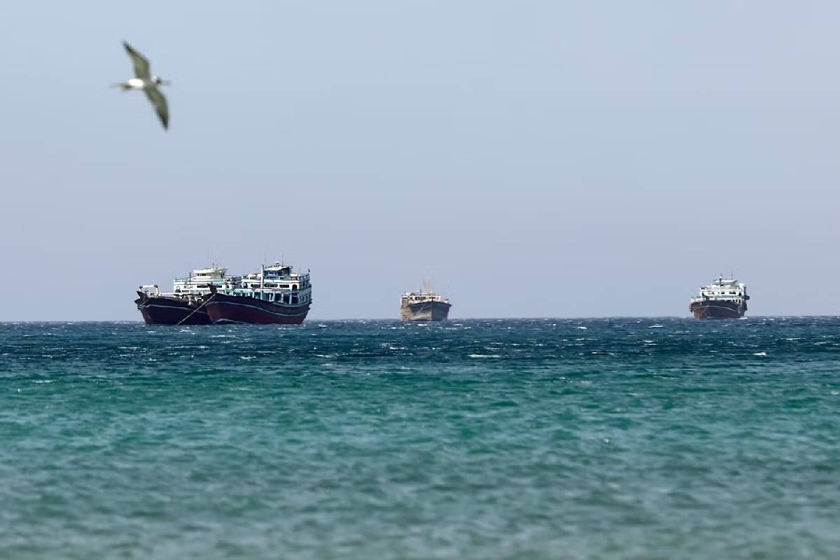 கப்பல்களுக்கு சுங்கக் கட்டணம் வசூலிக்கும் ஈரான்... இந்தியாவிடமிருந்து எவ்வளவு வசூலிக்கிறது? | How Much Charging Indian Tankers