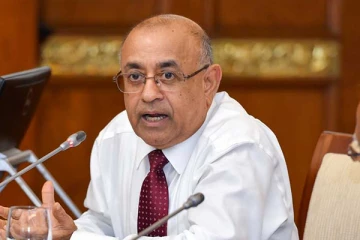 இலங்கை அரசுக்குள் கடும் நெருக்கடி! - பதவி விலகுகின்றார் பி.பீ.ஜயசுந்தர