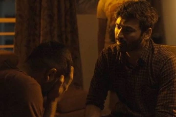 விவாகரத்தால் தடுமாறிப்போன வாழ்க்கை! பயத்தில் அவருக்கு  போன் செய்த தனுஷ்..