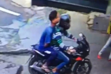 யாழில் பட்டப்பகலில் துணிகரம்; வீதியால் சென்றவருக்கு நேர்ந்த கதி!