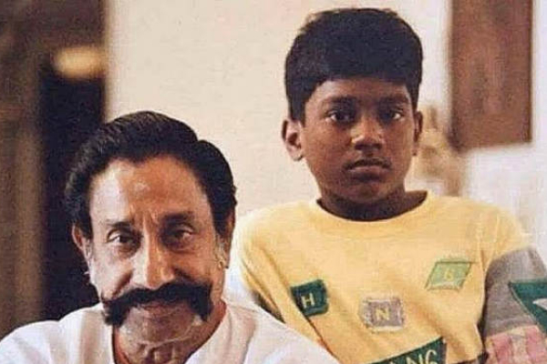 சிவாஜி கணேசனுடன் யுவன் சங்கர் ராஜா எடுத்துக்கொண்ட ஒரே ஒரு அரிய புகைப்படம்.. பலரும் பார்த்திராதது | Yuvan Shankar Raja With Sivaji Ganesan சிவாஜி கணேசனுடன் யுவன் சங்கர் ராஜா எடுத்துக்கொண்ட ஒரே ஒரு அரிய புகைப்படம்.. பலரும் பார்த்திராதது | Yuvan Shankar Raja With Sivaji Ganesan