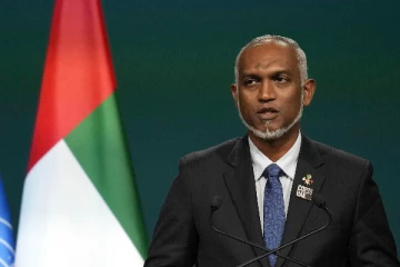 மாலத்தீவு ஜனாதிபதி புதிய உலக சாதனை: கிட்டத்தட்ட 15 மணி நேரம் செய்தியாளர்களுடன் சந்திப்பு