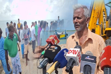 யாழ். அனலைதீவில் பொது மக்களால் முன்னெடுக்கப்பட்ட போராட்டம்