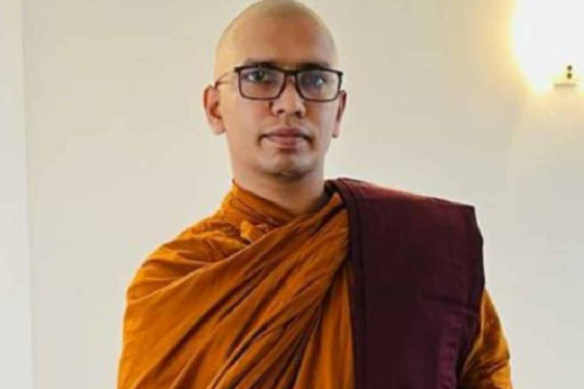 ஒரு மணி நேரம்தான் வைத்தியசாலையில்! பரிசோதனையில் சிக்கிய கஸ்ஸப்ப தேரர் | Kassapa Thero Caught During An Inspection ஒரு மணி நேரம்தான் வைத்தியசாலையில்! பரிசோதனையில் சிக்கிய கஸ்ஸப்ப தேரர் | Kassapa Thero Caught During An Inspection