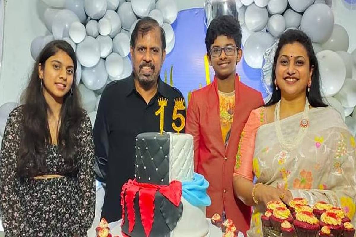 நடிகை ரோஜாவின் மகள் இவ்ளோ அழகா? வைரலாகும் புகைப்படங்கள் | Actress Roja Daughter Recent Picture Viral