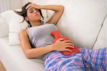 பெண்களே! இந்த அறிகுறிகளை அலட்சியப்படுத்தாதீங்க! மாதவிடாயின் முன்பு நடக்குமாம்