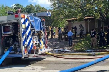 தீப்பிடித்து சிதறிய விமானம்: வெளியே குதித்து உயிர் தப்பிய விமானிகள்