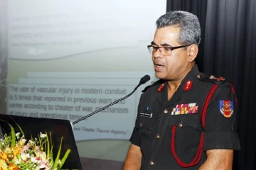 அரசை விமர்சித்தால் கடுமையான ஒழுக்காற்று நடவடிக்கை - சஞ்ஜீவ முனசிங்க