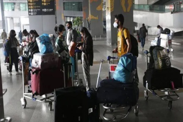 கனடா மற்றும் அமெரிக்காவிலிருந்து நாடுகடத்தப்பட்ட இந்திய மாணவர்கள்... | Indian Students Deported From Canada
