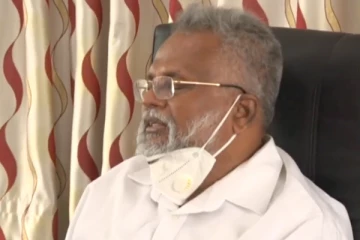 எந்த வழியிலேனும் இந்திய கடற்றொழிலாளர்களை கட்டுப்படுத்துங்கள் - டக்ளஸிடம் கோரிக்கை