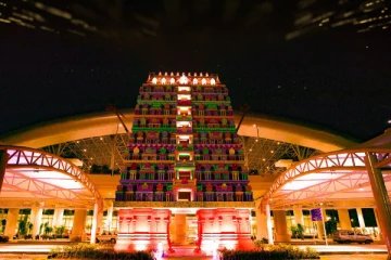 பிரம்மாண்டமாக உருவாக்கப்பட்டுள்ள கோவில் வடிவ விமான நிலையம்; எங்குள்ளது தெரியுமா?