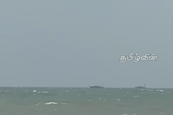 வடக்கு கடற்பரப்பில் இந்திய இழுவைமடி படகுகளின் அத்துமீறல் | Indian Trawlers Create Chaos In Chundikulam Waters