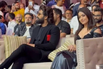 பாலிவுட் நிகழ்ச்சியில் சேலையில் கிளாமர்!! நடிகை ராஷ்மிகா மந்தனாவின் அட்ராசிட்டி..