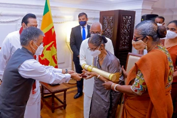 இலங்கை கலைஞருக்கு இந்திய அரசினால் வழங்கப்பட்ட உயர் விருது (Photos)
