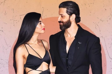 மனைவியுடன் விவாகரத்து! புதிய காதலியுடன் விழாவிற்கு வந்த ஹ்ரித்திக் ரோஷன்.. திருமணம் உறுதியா