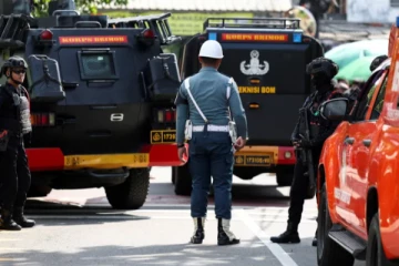 இந்தோனேசியா மத வழிபாட்டு தலத்தில் குண்டு வெடிப்பு ; 50 இற்கும் மேற்பட்டோர் படுகாயம்